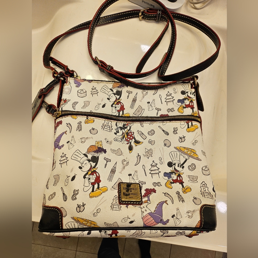 Dooney & bourke disney bag